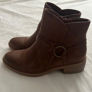 Bare traps like new booties, cognac color. Only worn a few times.